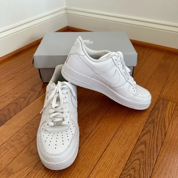 Nike Air Force 1 ‘07 Sneaker in white - Picture 6 of 9